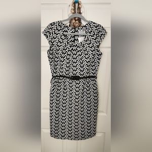 Shelby&Palmer Black Dress w/ Fun White Flowers (Styled with black belt not incl)